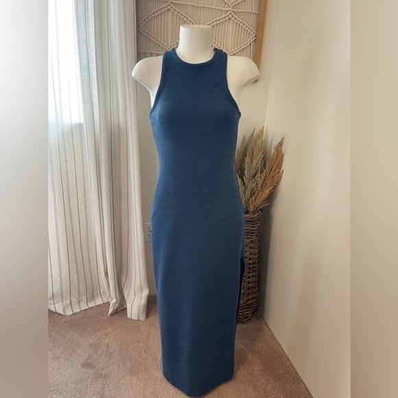 Dresses & Skirts - Boutique Ribbed Blue Midi Dress Size Medium